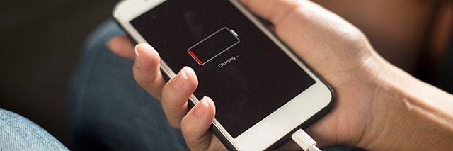 Szybkie ładowanie telefonu – oszczędność czasu czy ryzyko dla baterii?