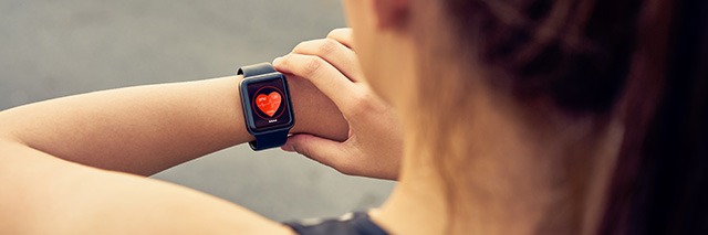 Tipy dla żyjących „w biegu” – polecane modele smartwatchy z ciśnieniomierzem