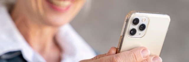 Smartfon dla seniora – na co zwrócić uwagę?
